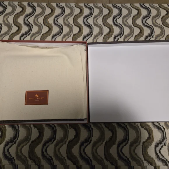 Etro Brown Clutch with Cartoon Design - Picture 5 of 5